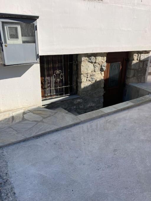 Mikraki Apartment Kalampáka Ngoại thất bức ảnh